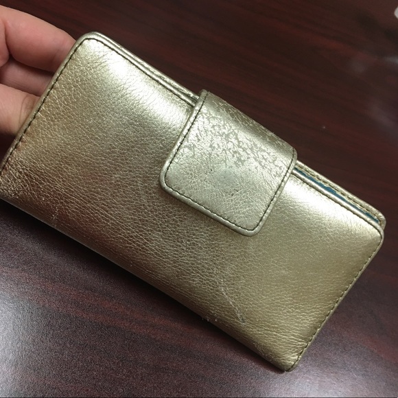 ⚠️ Authentic FOSSIL Wallet 🗝 - Picture 1 of 5